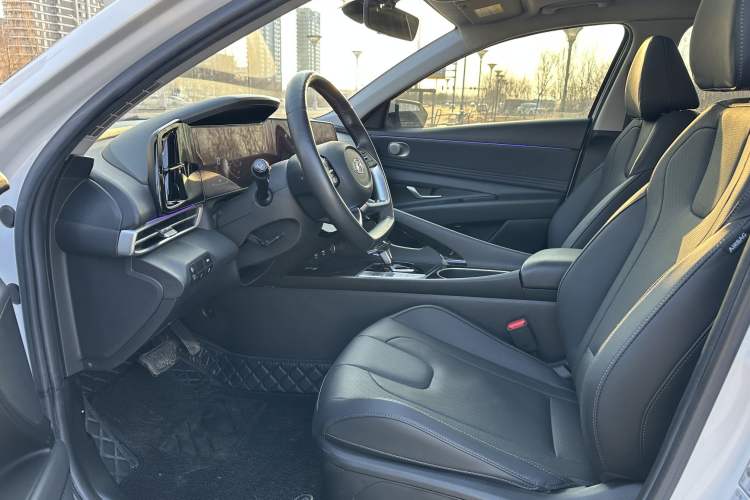 Used Hyundai Elantra 2021 1.5L CVT LUX Prestige Edition