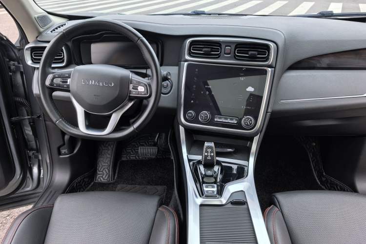 Used Lynk & Co 01 2019 2.0T Two-Wheel Drive Zhaopu Version China VI Standard Steering Wheel