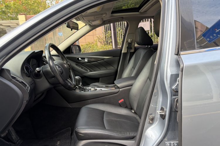 Used Infiniti Q50L 2016 2.0T Comfort Edition
