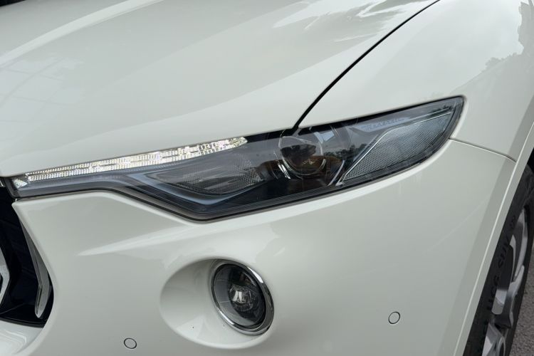 Used Maserati Levante 2016 3.0T Standard Edition Left Front Headlight