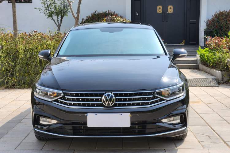Used Volkswagen Magotan 2023 2 Million Units Limited Edition 330TSI DSG Leading Version Exterior 1