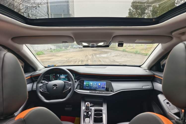 Used Dongfeng Aeolus Yixuan MAX 2023 1.5T Ultra-Stylish Trendsetting Dad Edition
