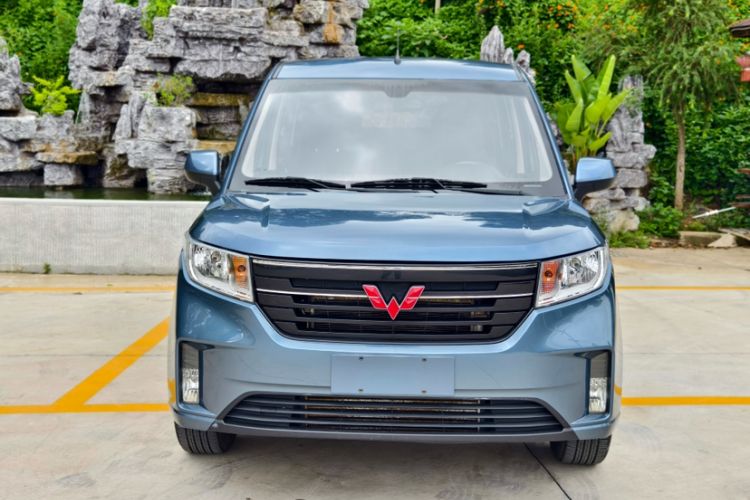 Used Wuling Hongguang PLUS 2019 1.5T Manual Comfort Version 7 Seats