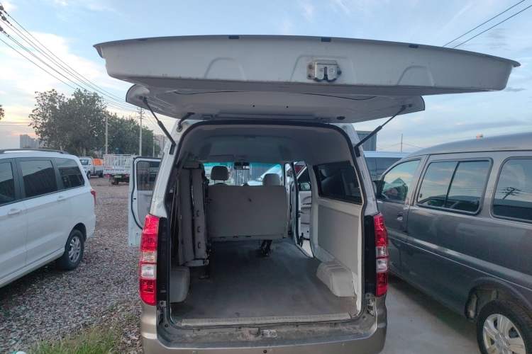 Used Jinbei New Hiace X30L 2024 Champion Edition Passenger Vehicle 5/6/7 Seats
