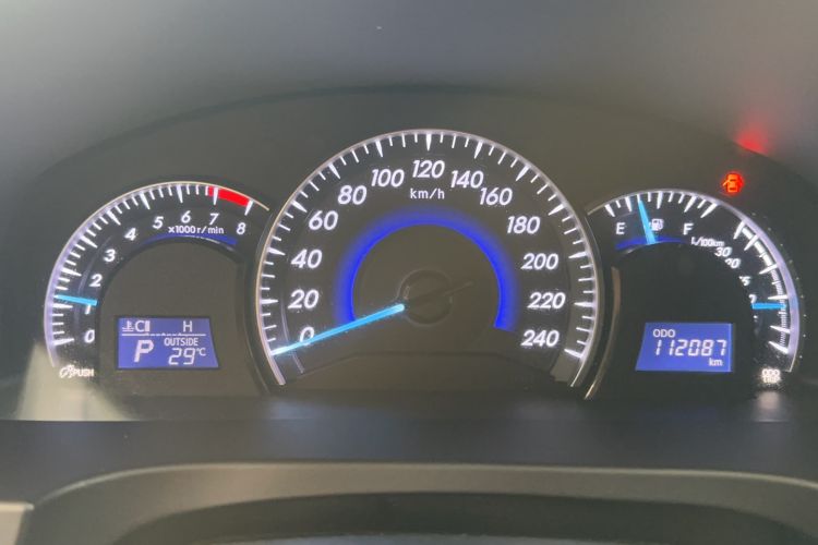 Used Toyota Camry 2016 2.0G 10th Anniversary Leading Edition Odometer Close Up