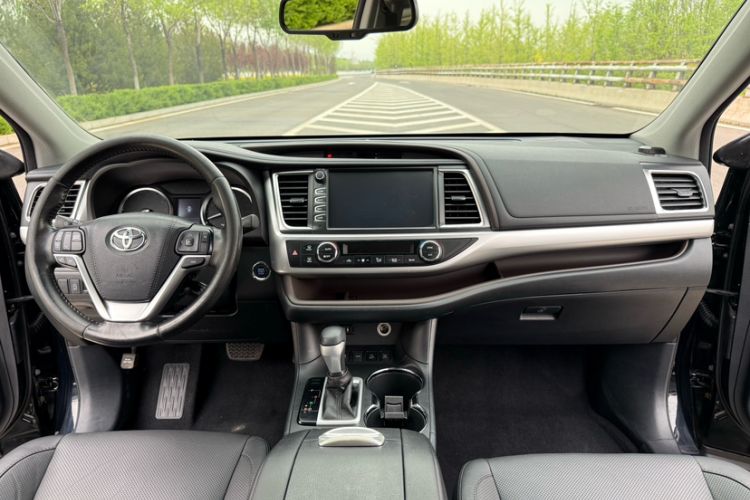 Used Toyota Highlander 2017 2.0T Four-Wheel Drive Luxury Edition 7 Seats
