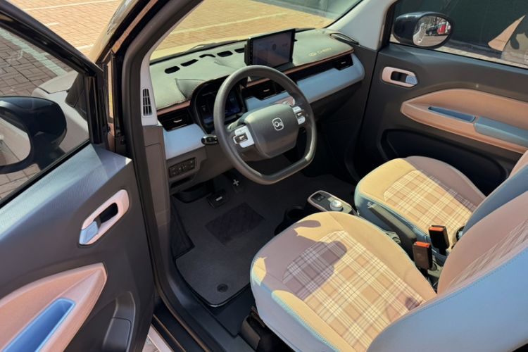 Used Chery QQ Ice Cream 2025 205km Qi Energy Version Interior 4