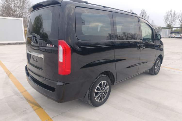 Used JAC Refine M3 2022 1.8L 7-seat Standard Edition
