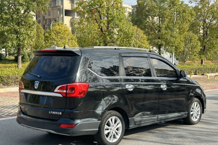 Used Baojun 730 2016 1.5T Manual Comfort Version 7 Seats