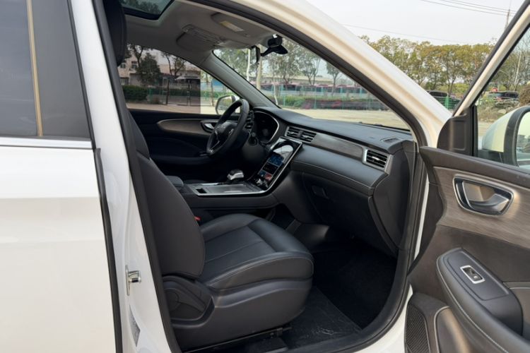 Used Roewe RX5 2023 PLUS 330TGI Automatic Trendsetting Smart Edition Right Front Seat