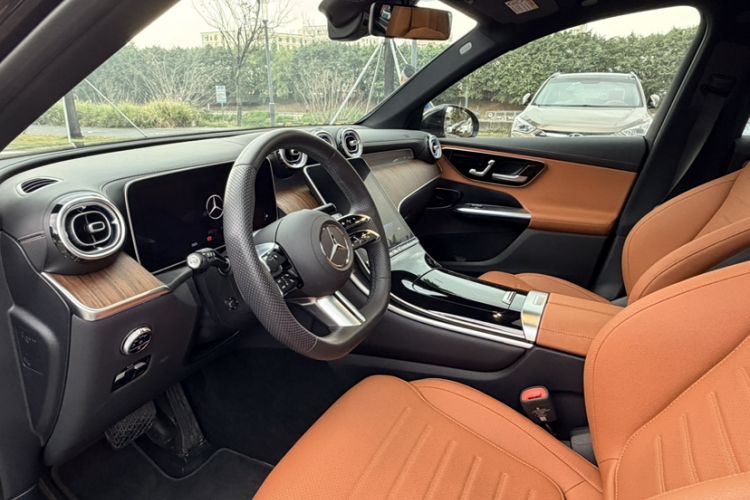 Used Mercedes-Benz GLC 2024 Refreshed GLC 300 L 4MATIC Dynamic Version 5 Seats