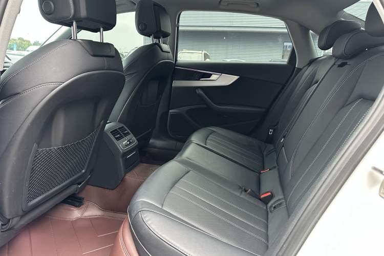 Used Audi A4L 2022 40 TFSI Luxury Dynamic Model