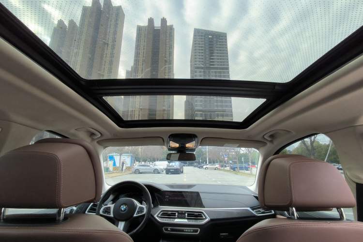 Used BMW X5 2021 xDrive40i Luxury Model with M Sport Package Headliner