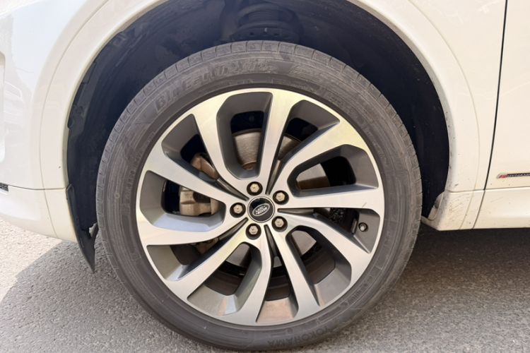 Used Land Rover Discovery Sport 2020 249 PS R-Dynamic Performance Edition Exterior 8