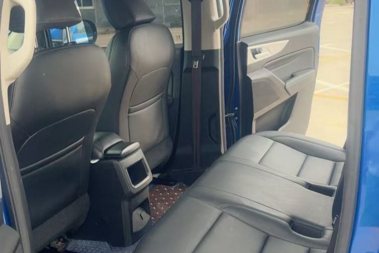 Used Great Wall Poer 2021 2.0T Commercial Version Automatic Diesel Two-Wheel Drive Elite Trim Standard Box GW4D20M