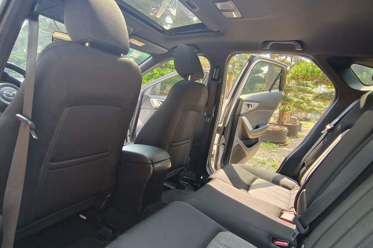 Used Mazda CX-4 2018 2.0L Automatic Two-Wheel Drive Blue Sky Dynamic Version China V Standard Interior 4