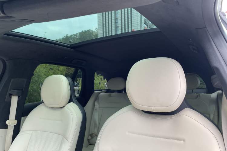 Used Nio ES6 2024 75 kWh Headliner