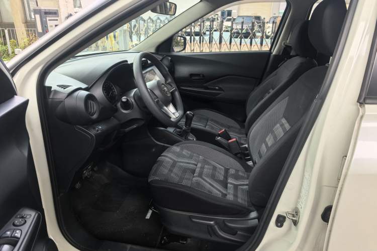 Used Nissan Kicks 2020 1.5L XE Manual Cool Edition