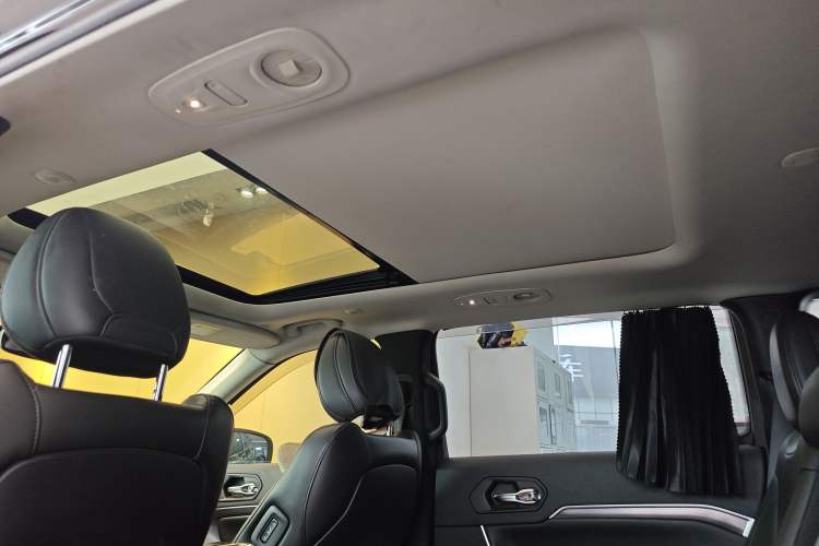 Used Jeep Grand Commander 2018 2.0T Four-Wheel Drive Prestige Edition China V
