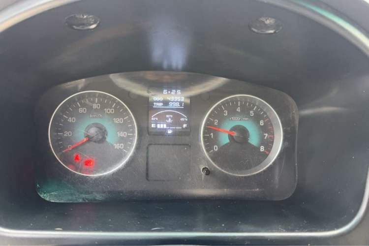 Used Jinbei New Hiace X30L 2022 1.5L Super Enjoyment Edition Air-Conditioning-Free Van China VI Standard SWC15M