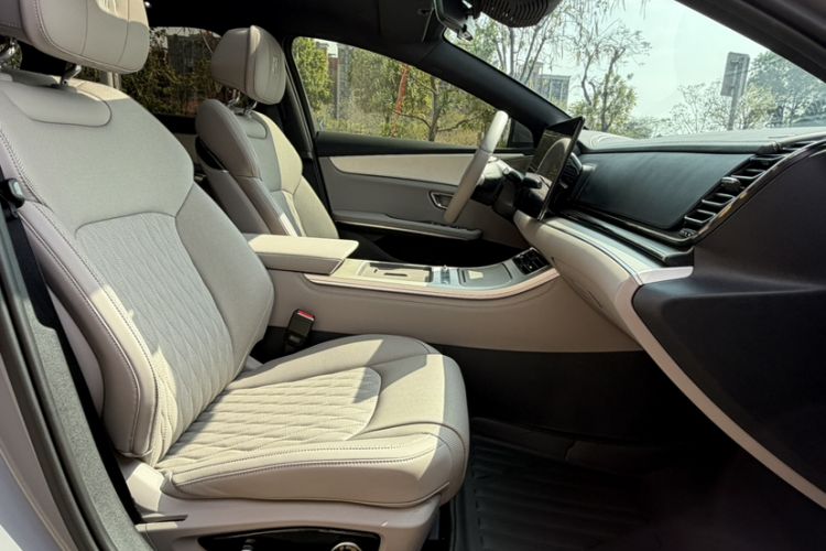 Used BYD Han 2025 DM-i Intelligent Driving Edition 245KM Prestigious Edition
