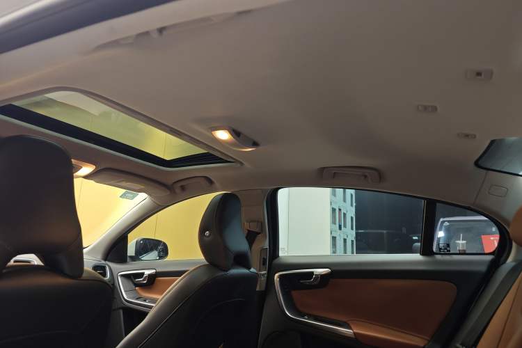 Used Volvo S60 2018 S60L T3 Smart Upgrade Edition
