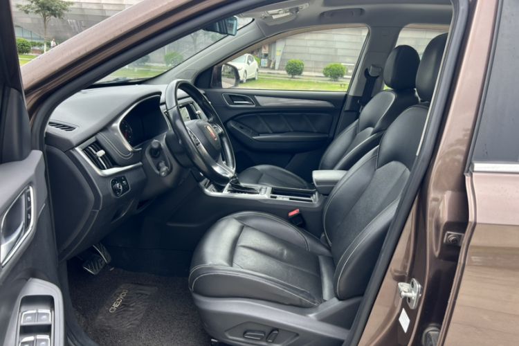 Used Roewe RX5 2016 20T Two-Wheel Drive Automatic Internet Smart Edition
