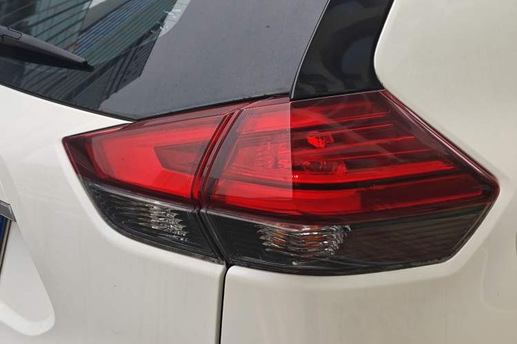 Used Nissan X-Trail 2020 2.5L XL ITS CVT 4WD Deluxe Navigation Edition Exterior 5