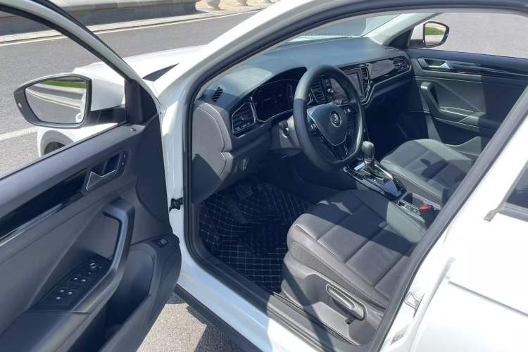 Used Volkswagen T-ROC 2020 280TSI DSG Two-Wheel Drive Comfort Version