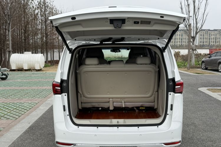 Used Buick GL8 2021 Land Cruiser Executive Class 652T Comfort Model
