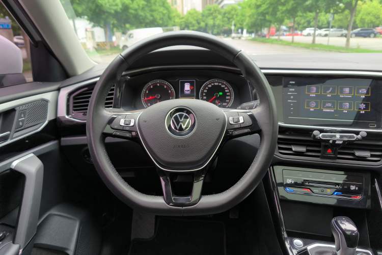 Used Volkswagen Tayron 2020 330TSI Two-Wheel Drive Luxury Smart Connectivity Version