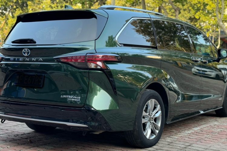 Used Toyota Sienna 2021 2.5L Hybrid Ultimate Edition