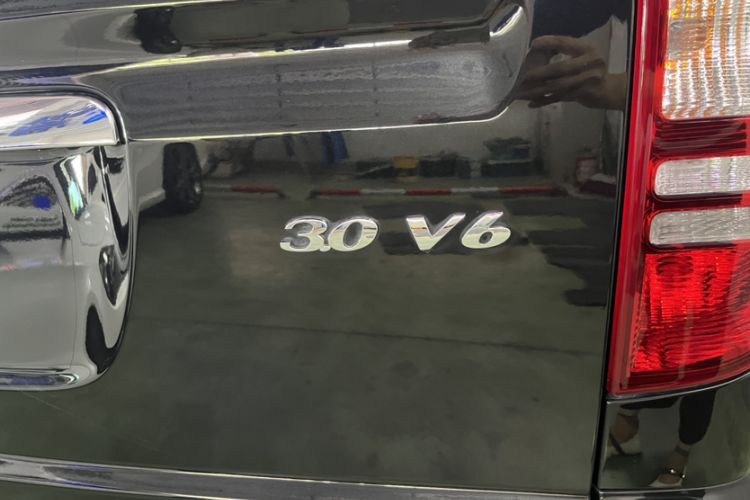 Used Mercedes-Benz Viano 2015 3.0L Partner Edition Exterior 6