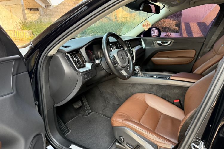 Used Volvo XC60 2019 T5 4x4 Smart Edition China VI Standard