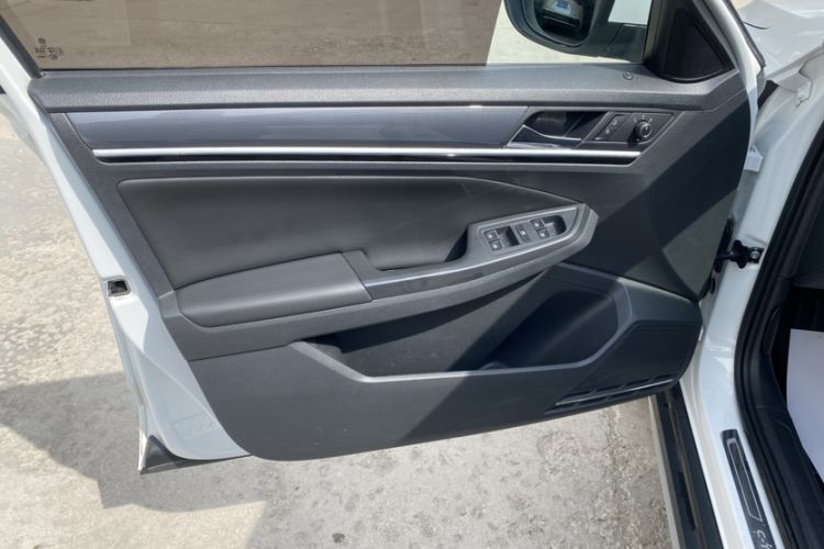 Used Volkswagen C-TREK 2018 1.5L Automatic Comfort Model Interior 7