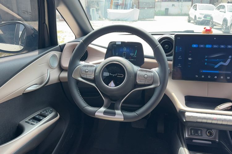 Used BYD Dolphin 2023 420 km Fashion Edition
