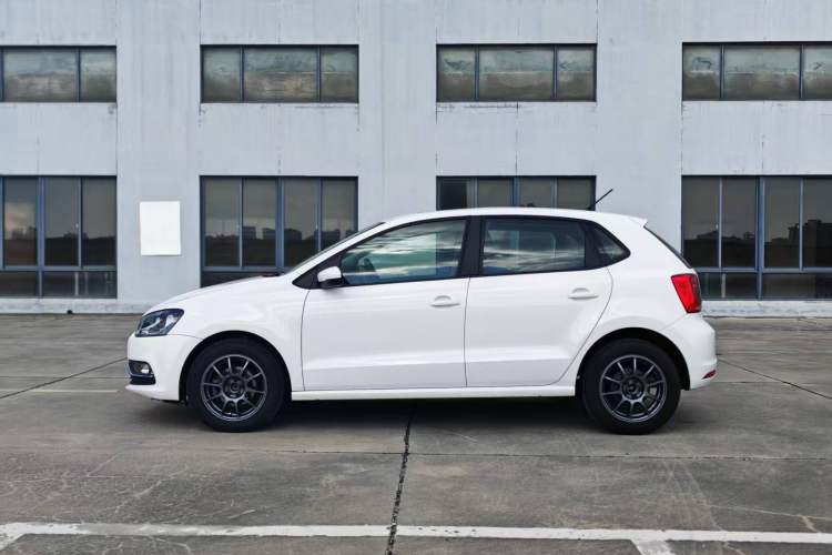 Used Volkswagen Polo 2016 1.6L Automatic Comfort Model Exterior 2