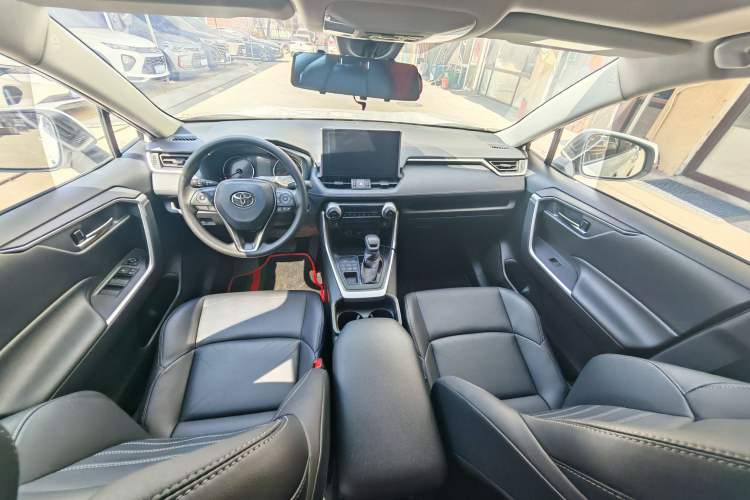 Used Toyota Wildlander 2020 2.0L CVT 4x4 Luxury Edition
