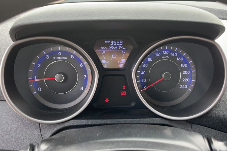 Used Hyundai Elantra (5th Generation / Langdong) 2012 1.6L Automatic Fashion Edition Odometer Close Up