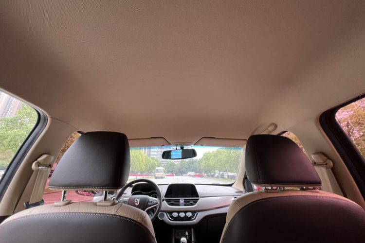 Used Baojun 310W 2017 1.5L Manual Fashion Model China V