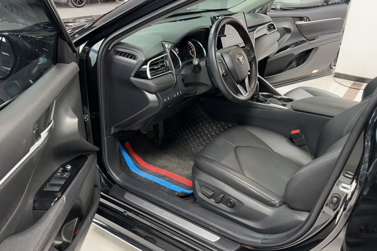 Used Toyota Camry 2023 2.0G Luxury Edition
