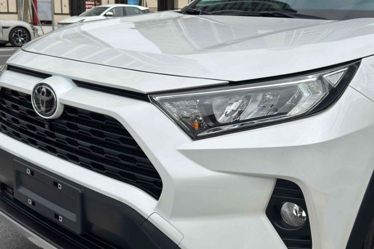 Used Toyota RAV4 2021 2.0L CVT Two-Wheel Drive Fashion PLUS Edition
