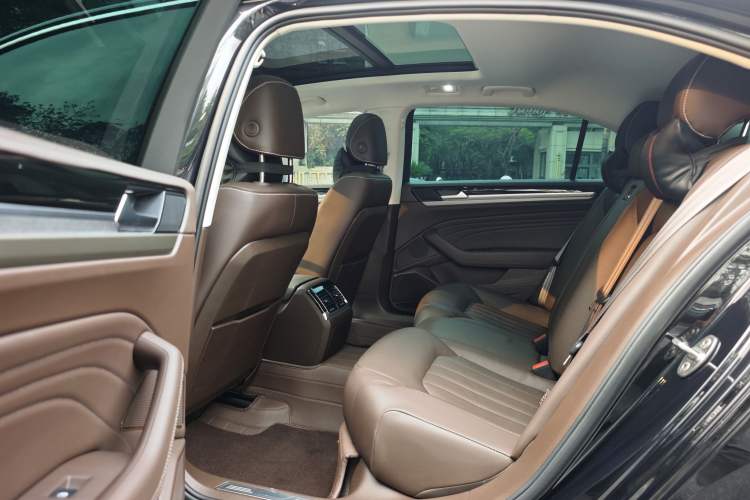 Used Volkswagen Phideon 2021 380TSI Luxury Edition Interior 3