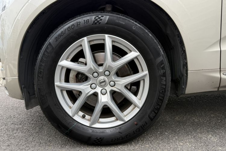 Used Volvo XC60 2021 T5 4x4 Smart Luxury Edition Exterior 9