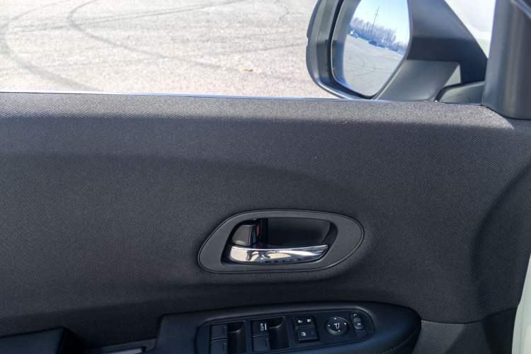 Used Honda Vezel 2020 1.5L CVT Pioneer Edition Interior 4