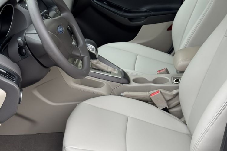 Used Ford Focus 2012 Sedan 1.6L Automatic Comfort Model Interior 5