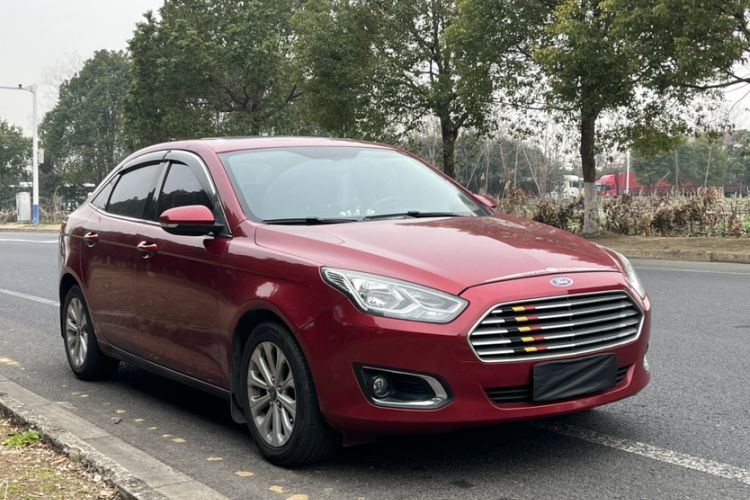 Used Ford Escort 2015 1.5L Automatic Fashion Model
