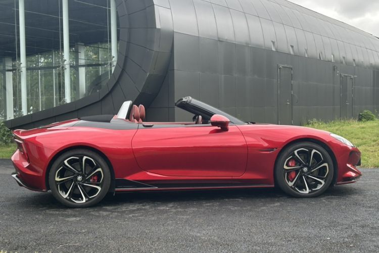 Used MG Cyberster 2024 520 km Legendary All-Wheel-Drive Version
