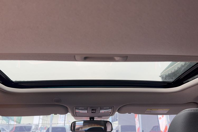 Used Kia kx1 Stonic 2021 1.4L CVT Fun & Sunroof Model