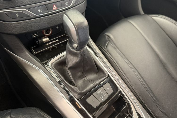 Used Peugeot 308S 2015 1.6T Automatic Jingchi Edition Interior 6